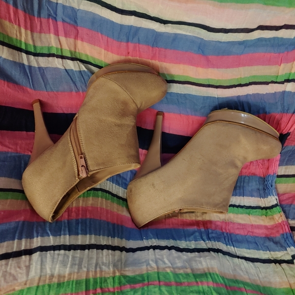 Olsenboye ankle boot platform heels in blush pink - Picture 6 of 9